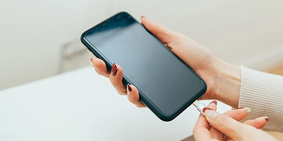  Akku laden beim neuen Handy: Darauf musst du achten
