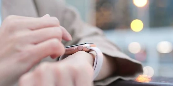  Smartwatch edel
